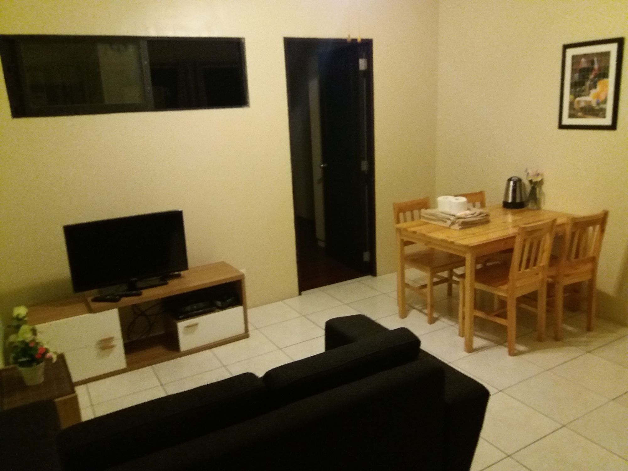 Malate Bayview Mansion City View Манила Экстерьер фото